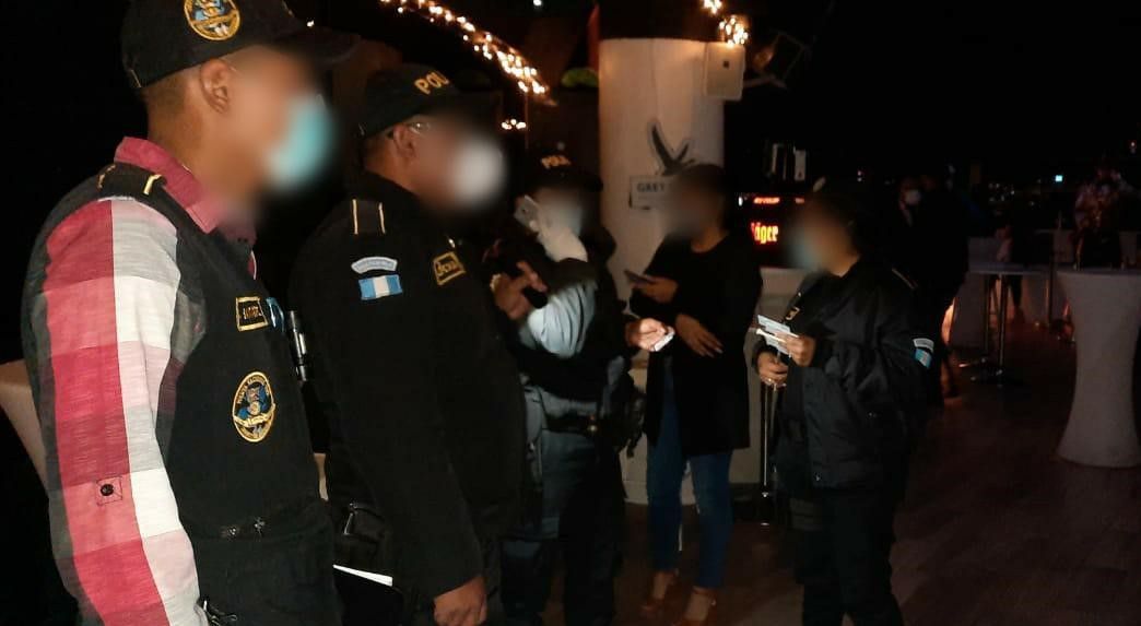 Seis detenidos por infringir la ley seca en discoteca de la zona 10