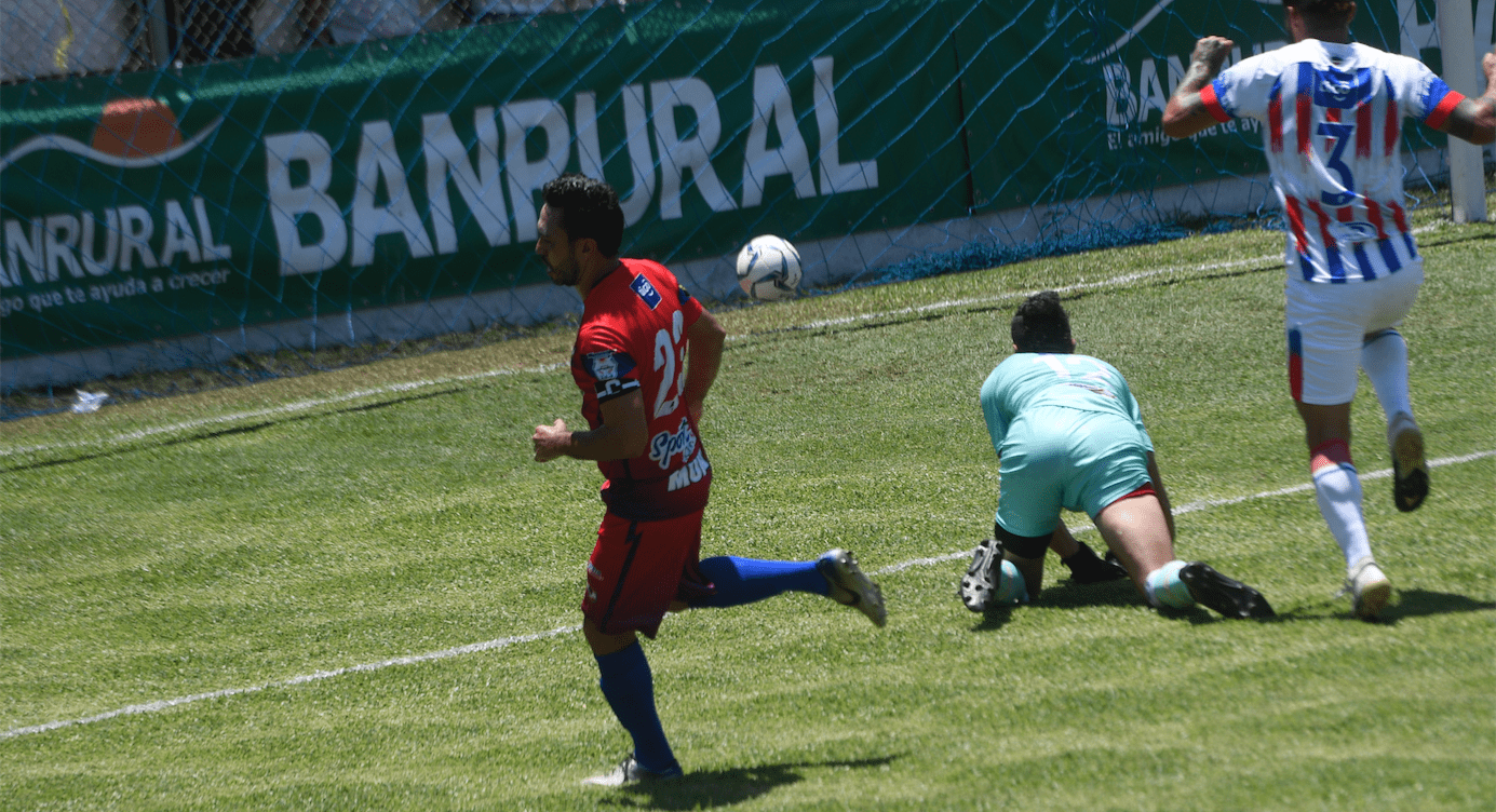 VIDEO. Iztapa vence a Xelajú en histórico juego de Kamiani Félix