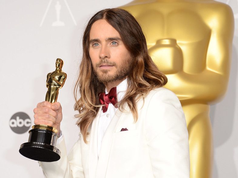 ¿Qué le pasó al guapo de Jared Leto? Luce irreconocible y calvo