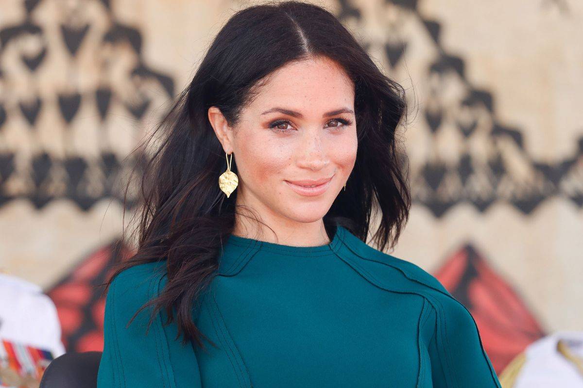 Meghan Markle denuncia campaña de desprestigio de parte de la monarquía británica