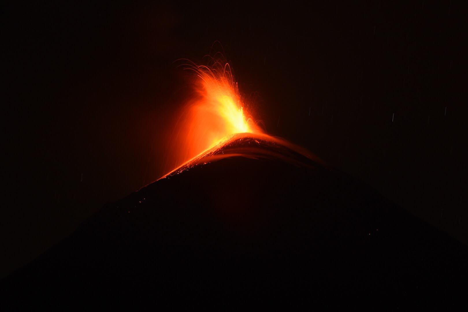 Continúan cerrados el Parque Nacional Volcán de Pacaya y Laguna de Calderas