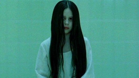 La niña de «The Ring» cumplió 30 años y ahora es toda una modelo