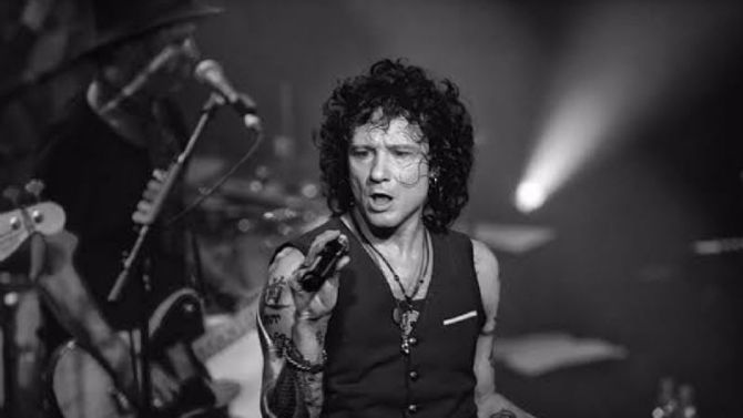 ¿Investigan a Enrique Bunbury por plagio de 37 canciones y 539 versos?