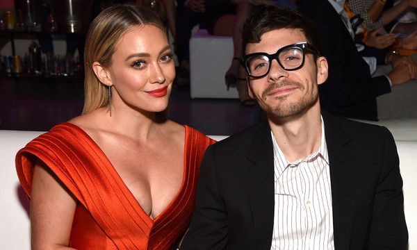 FOTO. Esposo de Hilary Duff se tatúa su nombre en zona íntima