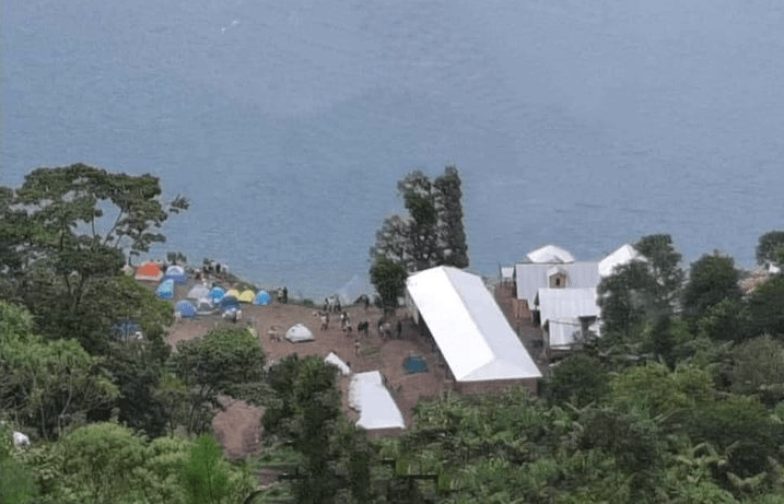 Lluvias provocan incremento en nivel de agua de Laguna Brava; turistas quedan varados