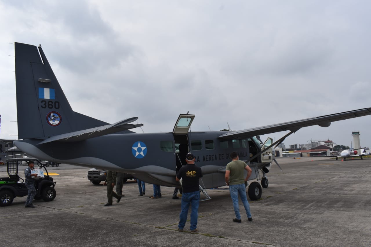 Autoridades localizan droga y una aeronave en la Sierra de Lacandón