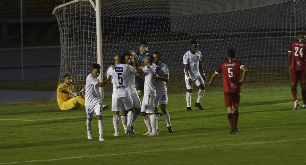 VIDEO. Comunicaciones se consolida en el liderato tras el triunfo ante Malacateco