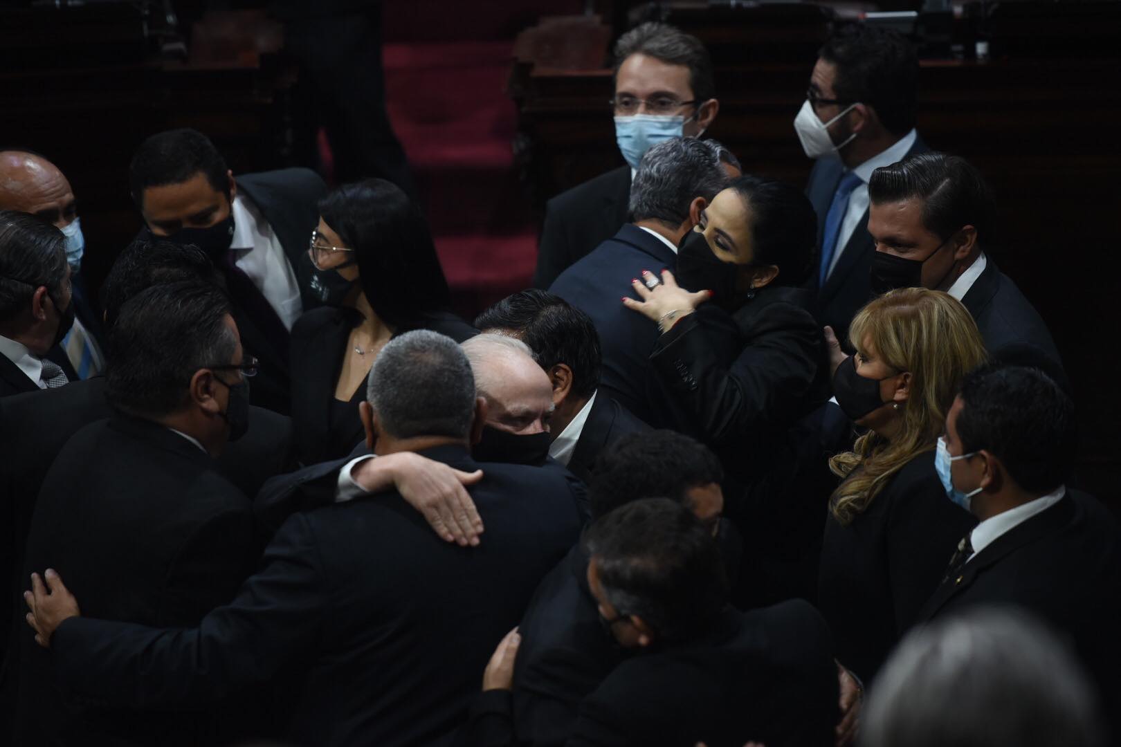 Congreso juramenta a la mayoría de magistrados titulares y suplentes de la CC