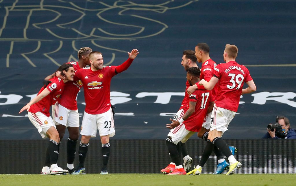 Manchester United derrota al Tottenham y recorta puntos con el City