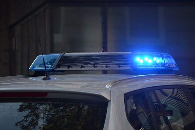 Tiroteo frente a hospital en París deja al menos un muerto