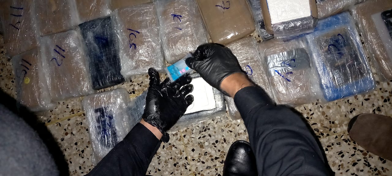 Autoridades establecen que buque transportaba 115 paquetes de cocaína