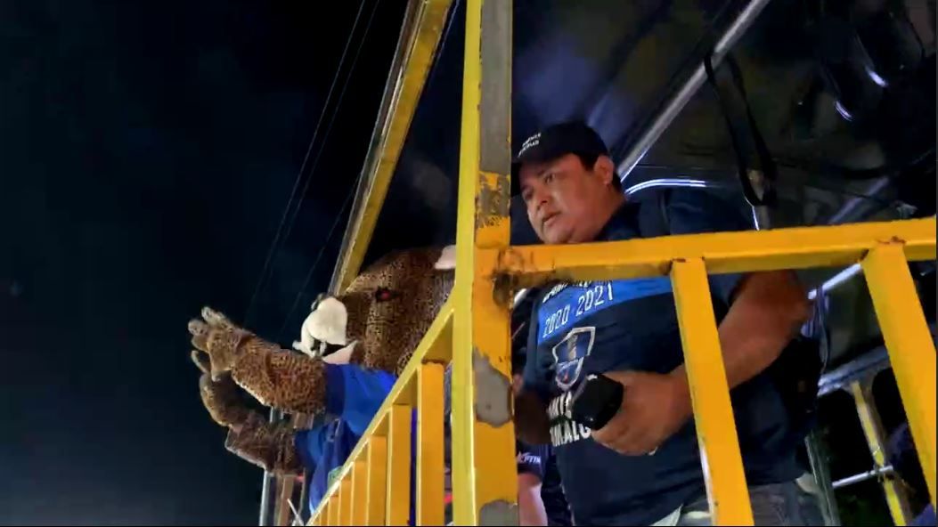 VIDEO. Afición de Santa Lucía recibe como hérores a los nuevos campeones nacionales