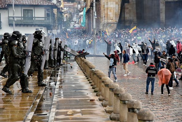 Unos 10 muertos deja jornada de protestas en Cali, Colombia