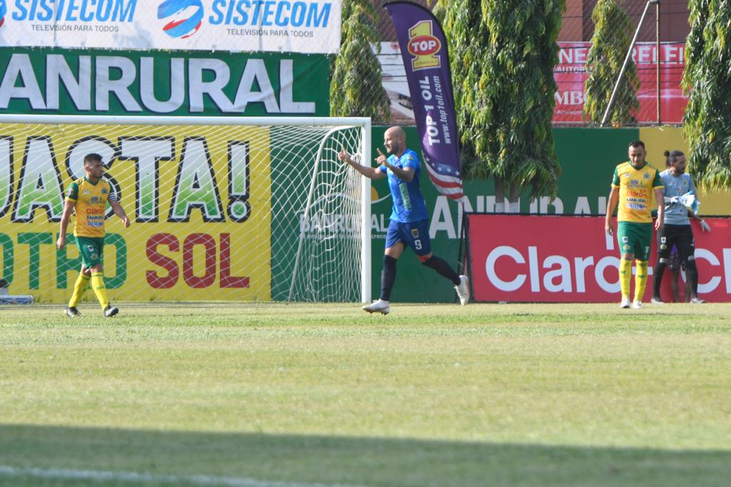 Anllel Porras se va como campeón de Santa Lucía y ficha con Municipal