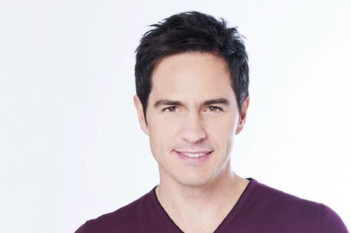 Mauricio Ochmann estrena sexy novia y revelas las primeras imágenes