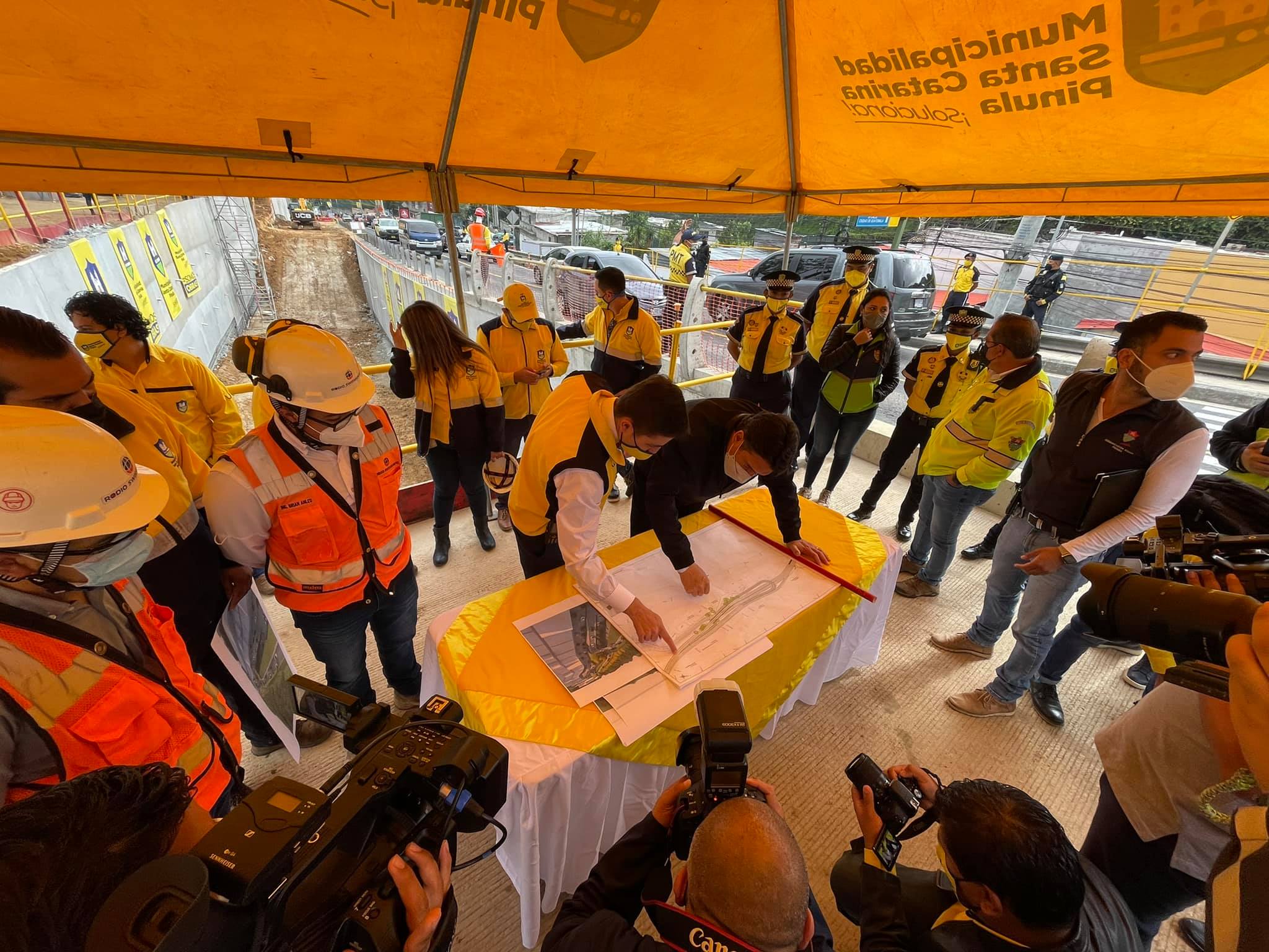 Quiñónez y Siero supervisan trabajos de construcción de viaducto