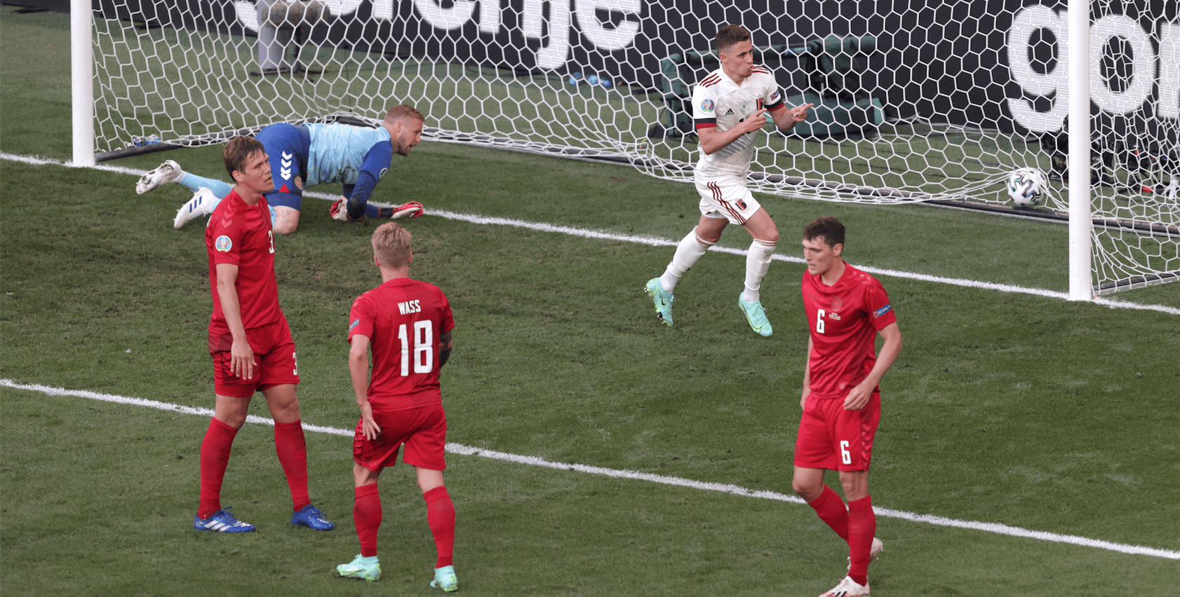 «Los Diablos Rojos» se clasifican a los octavos de final de la Euro