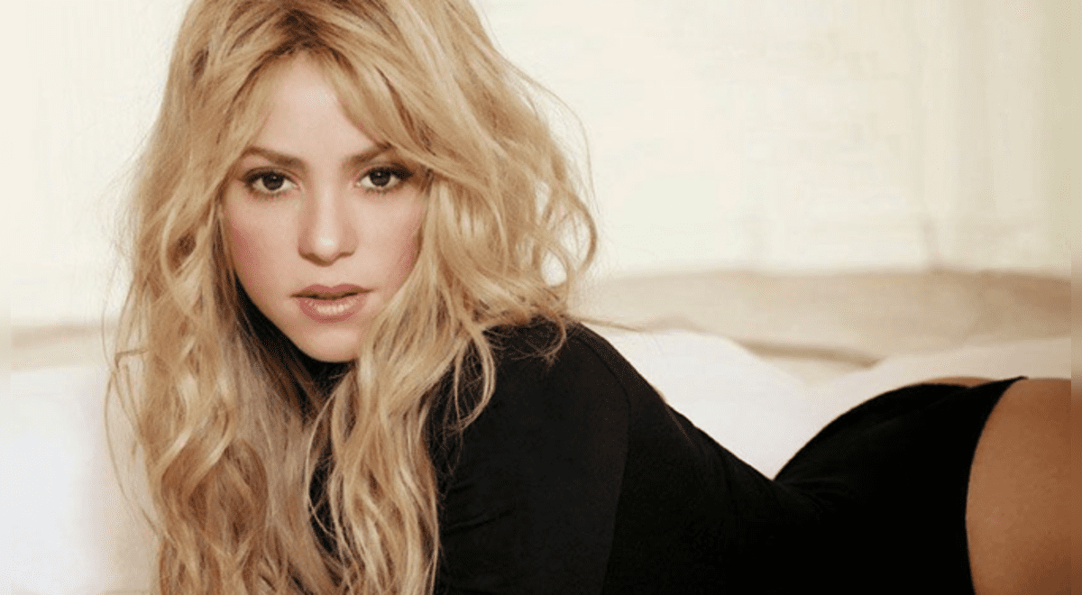 ¿Y su ropa interior? Shakira sorprende al aparecer en vestido transparente blanco