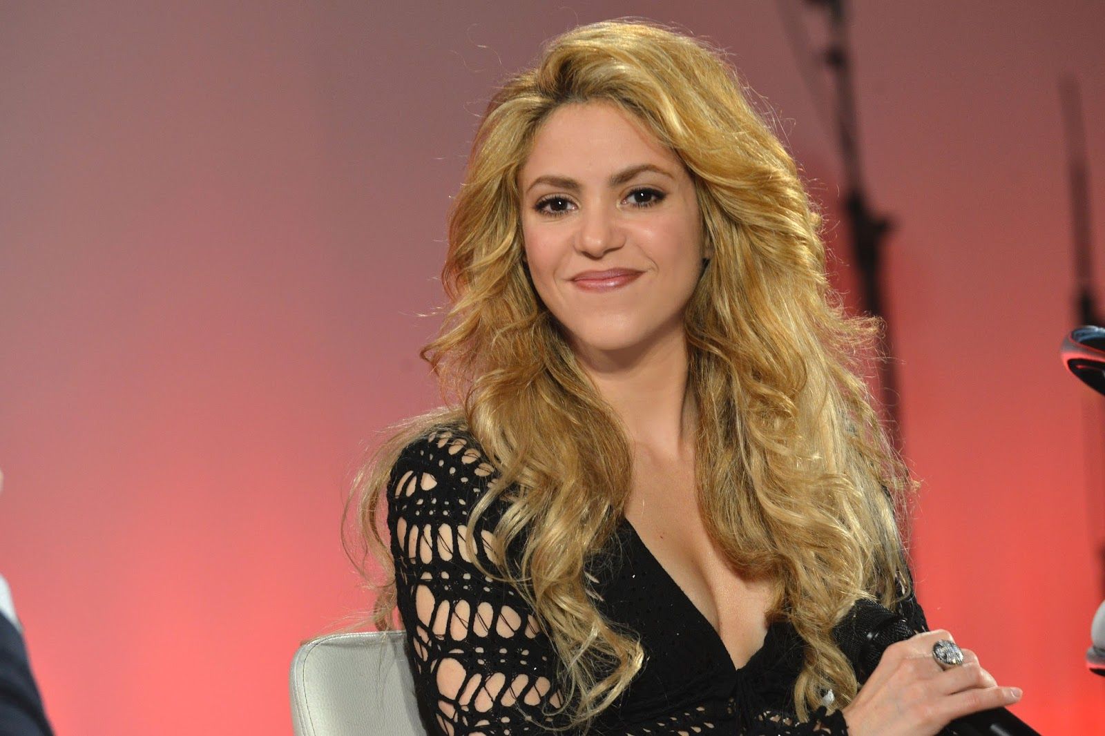 Video de Shakira hablando seis idiomas deja atónitos a sus fans