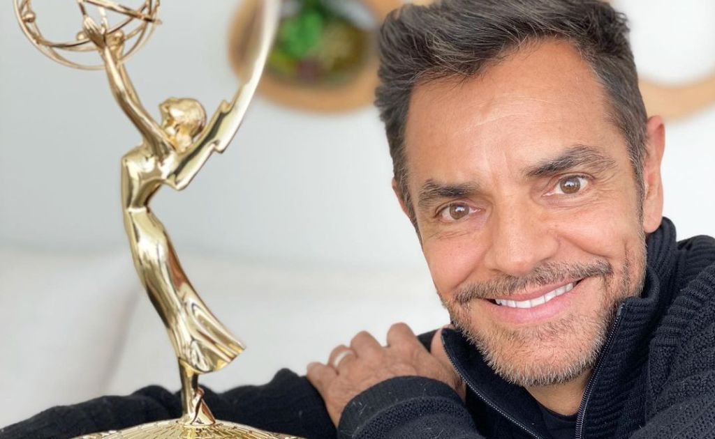 Eugenio Derbez recibe por primera vez un Emmy y así fue su reacción