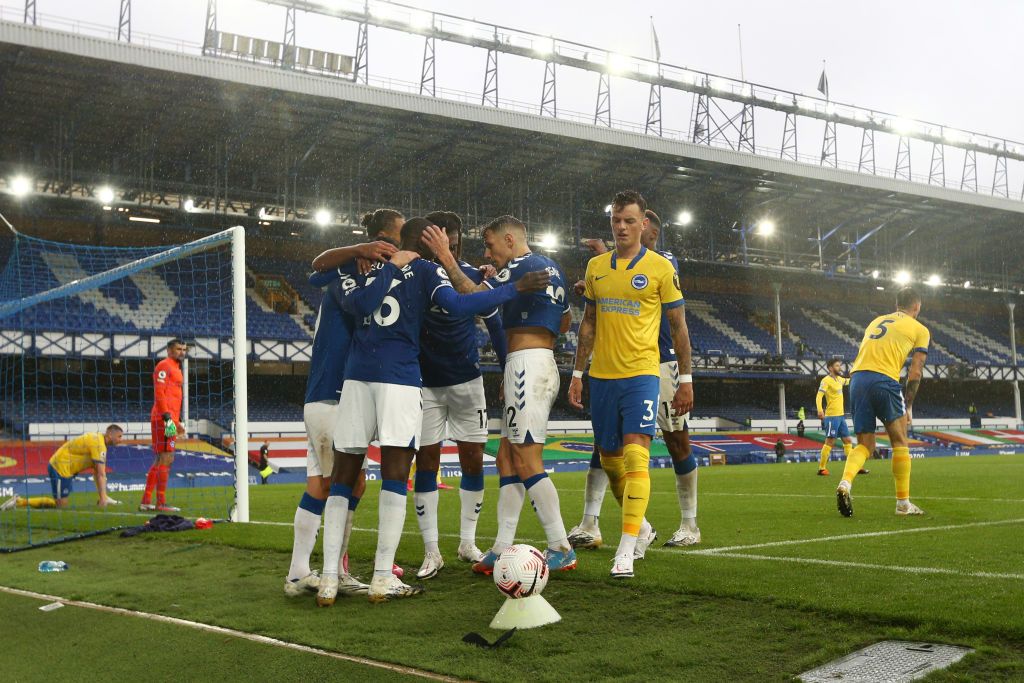 Detenido futbolista del Everton por delitos sexuales contra menores