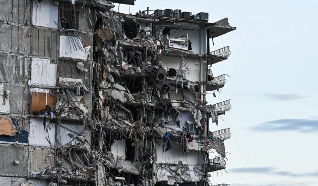 Sube a 90 el número de muertos en edificio colapsado en Florida