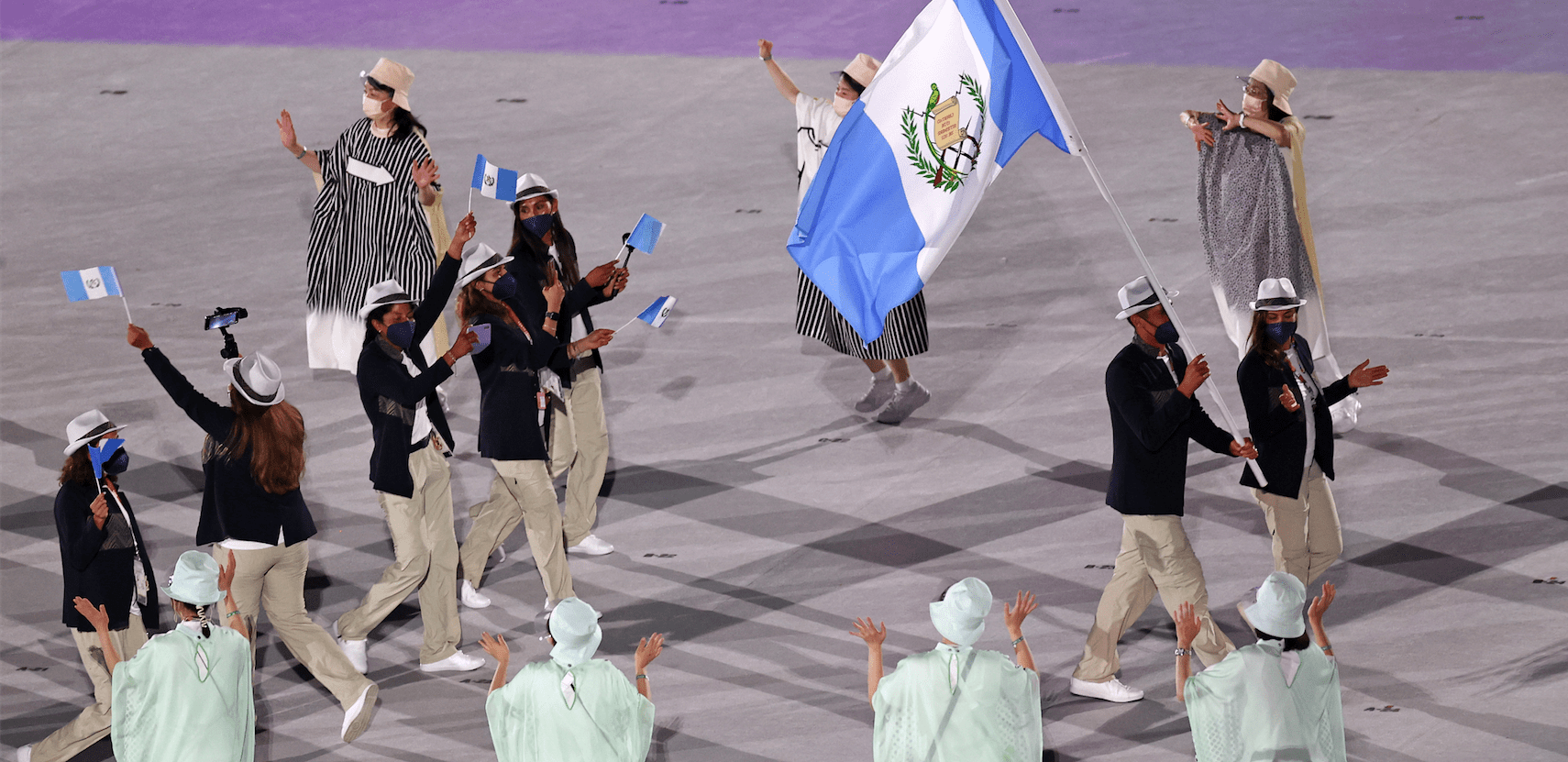 ¡Orgullo! Guatemala desfiló en el Estadio Olímpico de Tokio