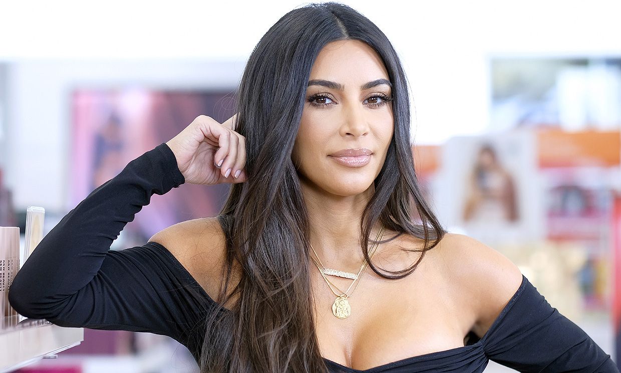 ¡Sin pudor! Destrozan a Kim Kardashian por violar códigos de vestimenta en El Vaticano