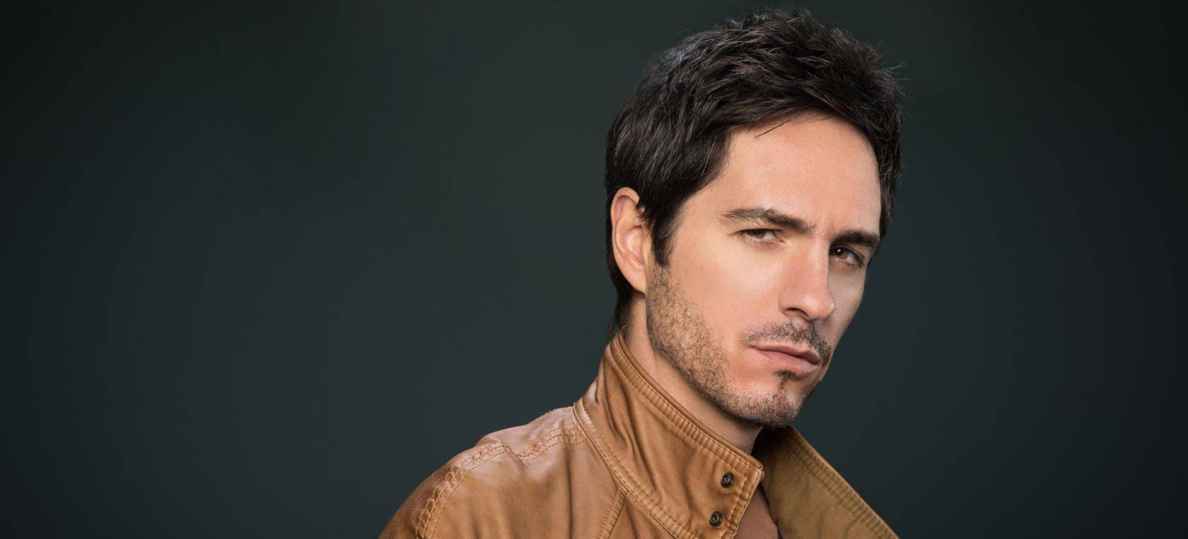 Mauricio Ochmann ya no esconde su amor y publica romántico mensaje