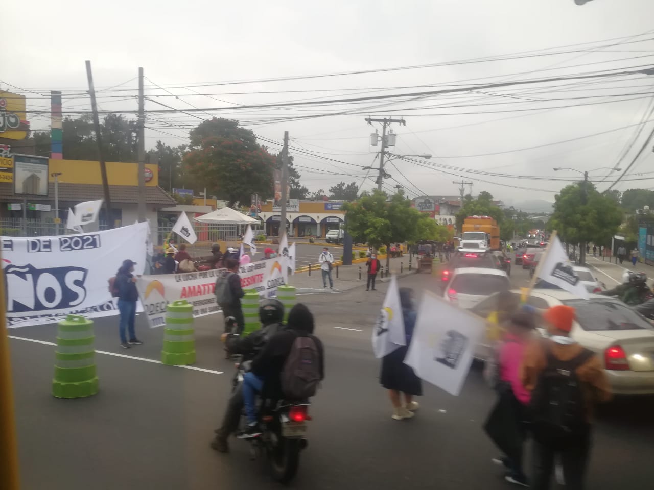 Guatemala amanece entre manifestaciones y bloqueos