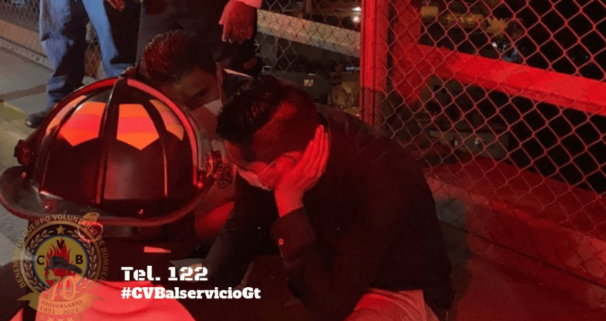 En las últimas horas, bomberos rescataron a dos jóvenes en puente El Incienso