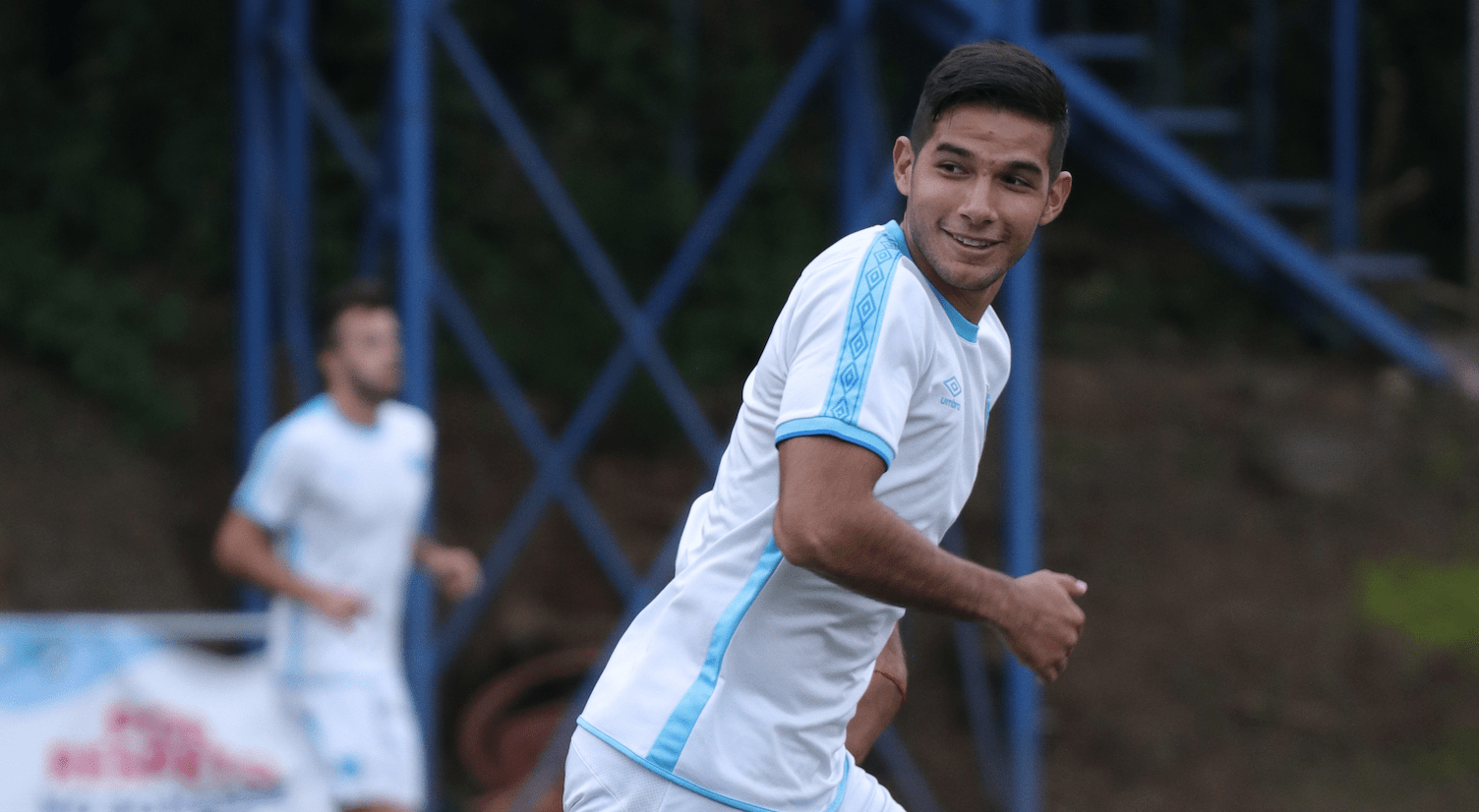 VIDEO. Tras vivir momentos de angustia “Chucho” López regresa a selección