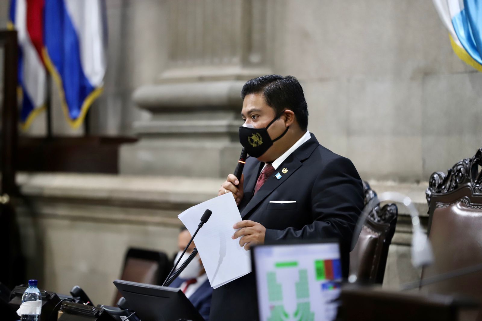 AUDIO. Allan Rodríguez deja micrófono abierto en sesión del Congreso y dice palabrota