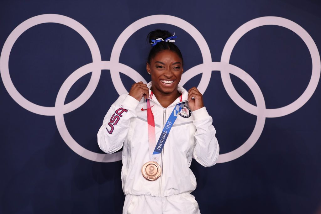 Biles selló su participación en Tokio con una medalla de bronce y una sonrisa