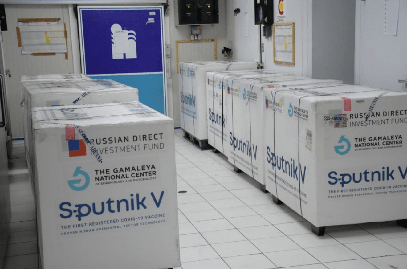 Guatemala recibe 400 mil primeras dosis de la vacuna Sputnik V