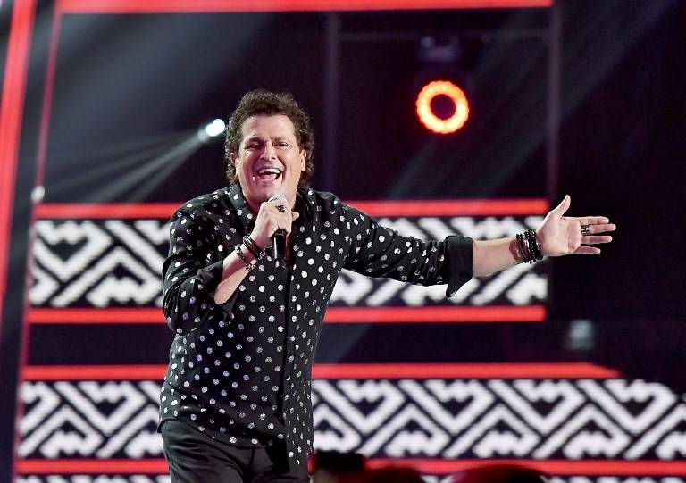 Carlos Vives logra récord Guinness con múltiple beso virtual