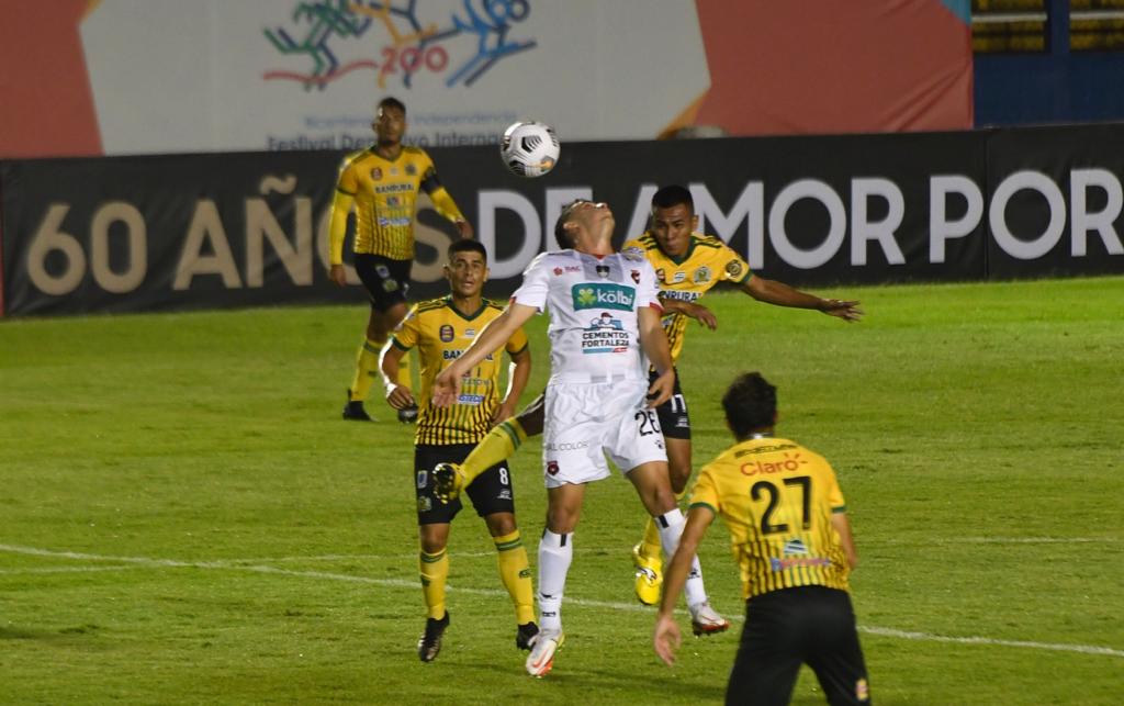 Guastatoya se enfrenta a la Liga Deportiva Alajuelense en Costa Rica