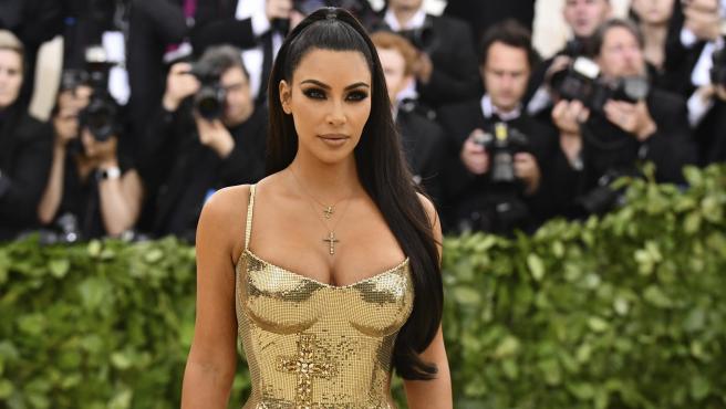 Revelan identidad del hombre que acompañó a Kim Kardashian en MET Gala