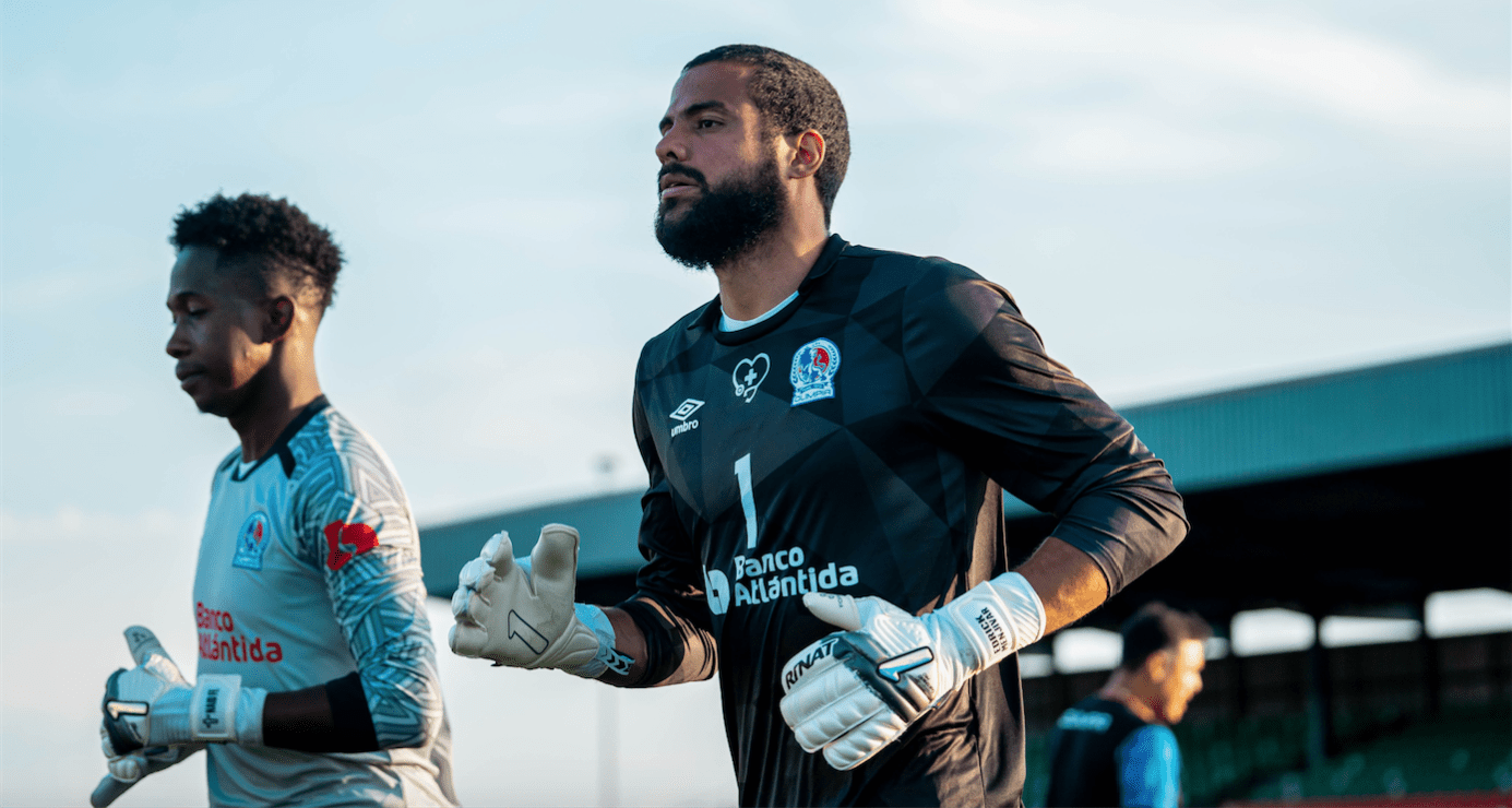 Olimpia le tira a la Concacaf por su expulsión del torneo regional