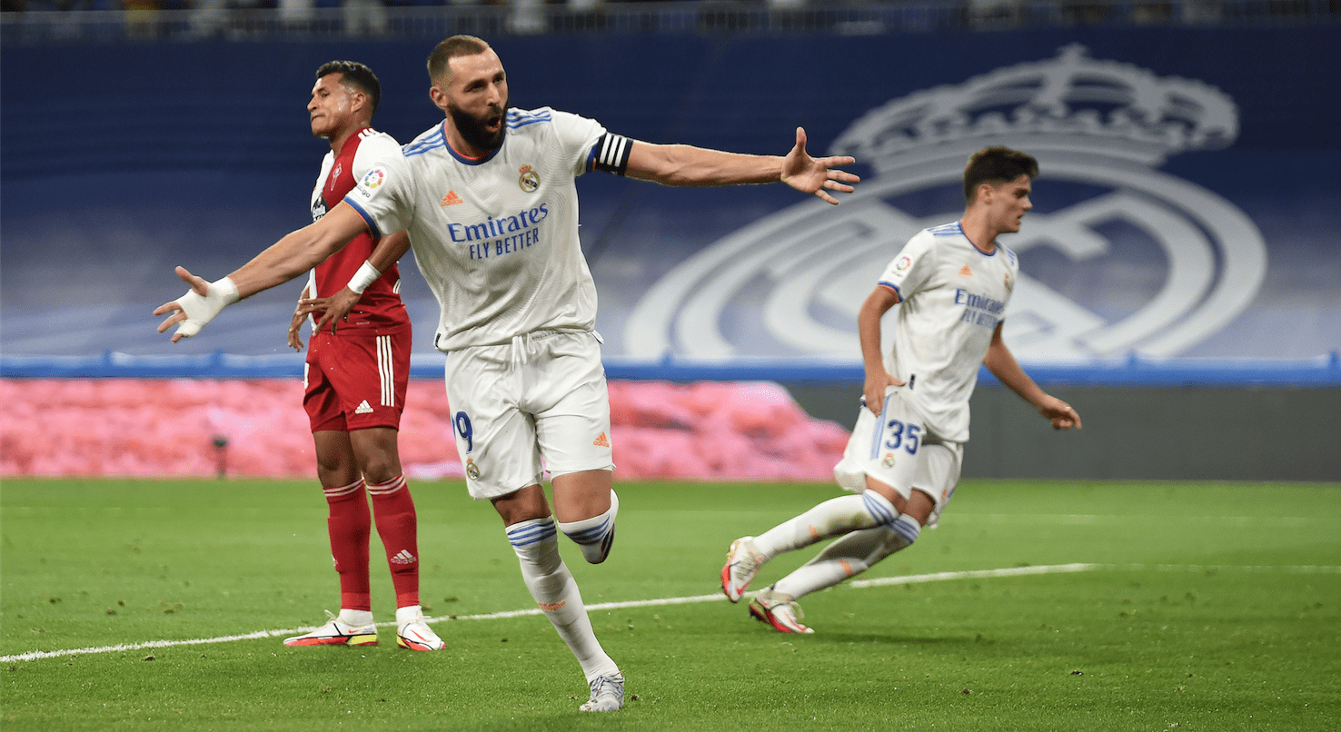 Benzema brilla con un «hat-trick» en el Santiago Bernabéu