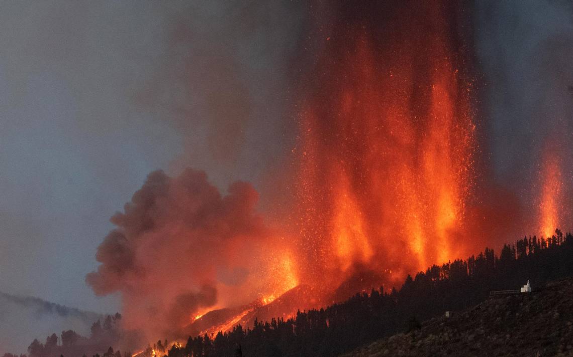 Unos 10 mil habitantes serán evacuados por erupción del volcán La Palma