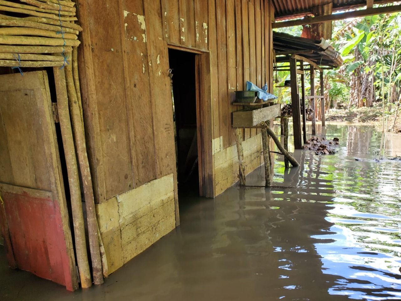 Suman 35 guatemaltecos fallecidos a causa de las lluvias, según Conred