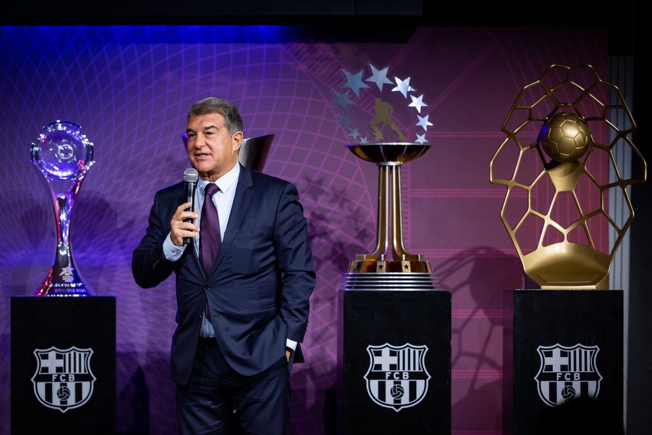 Laporta: «Está el nombre de Xavi, pero también hay otras opciones»