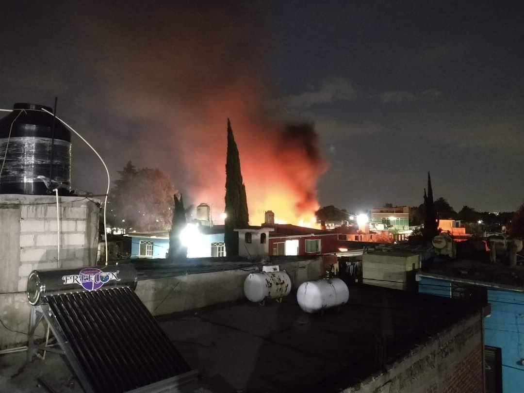 Explota taller clandestino de pirotecnia; hay heridos de gravedad