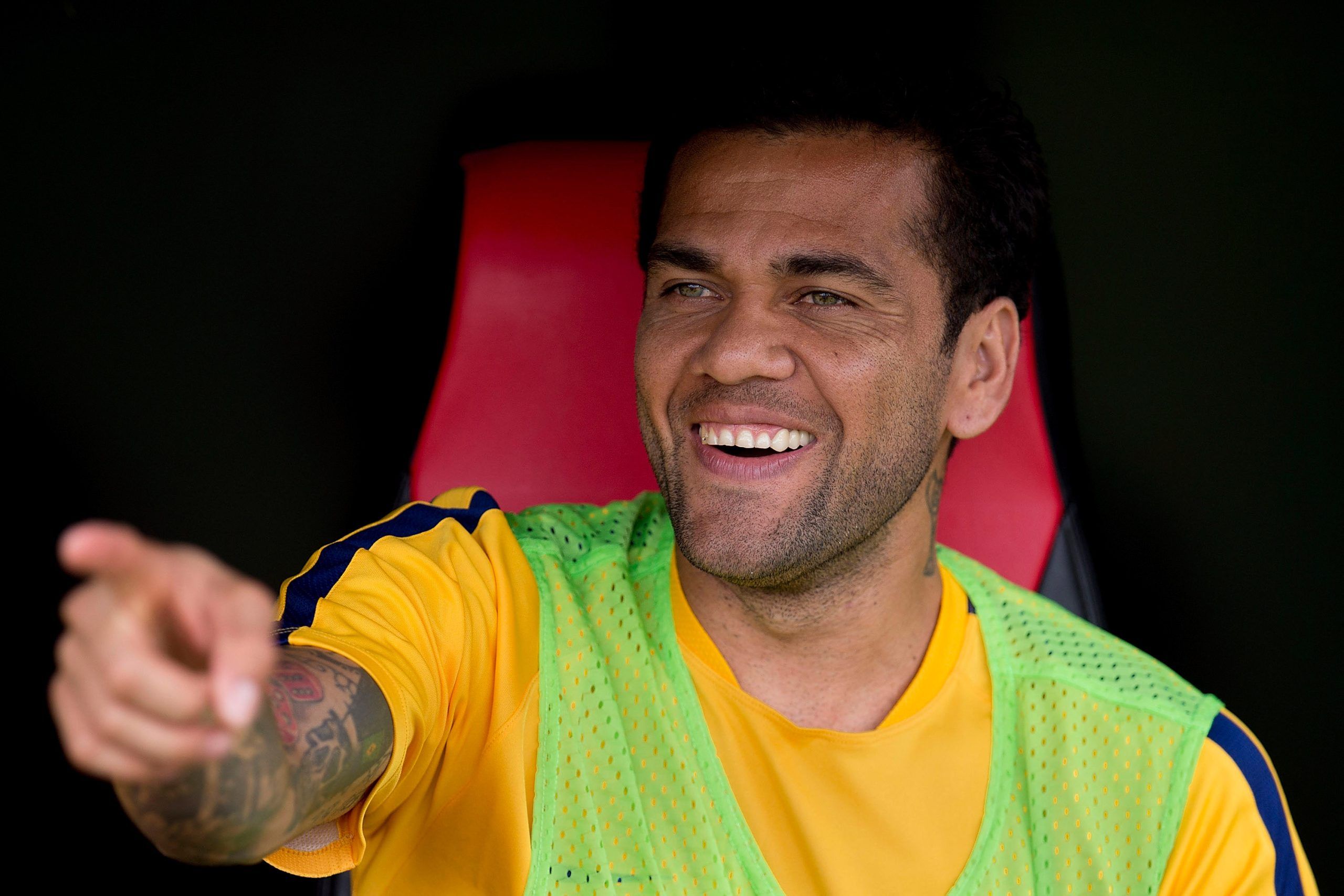 Dani Alves retorna al FC Barcelona de Xavi