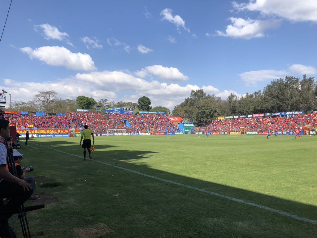 Boletos agotados para el Clásico Nacional entre Municipal y Comunicaciones