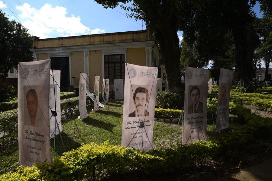 Realizan homenaje a médicos fallecidos por la pandemia Covid-19