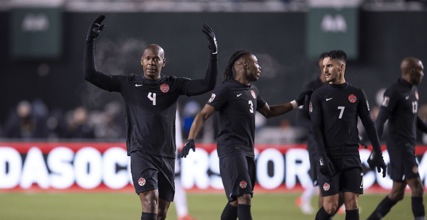 Canadá vence a México y toma el liderato de la Concacaf rumbo a Catar