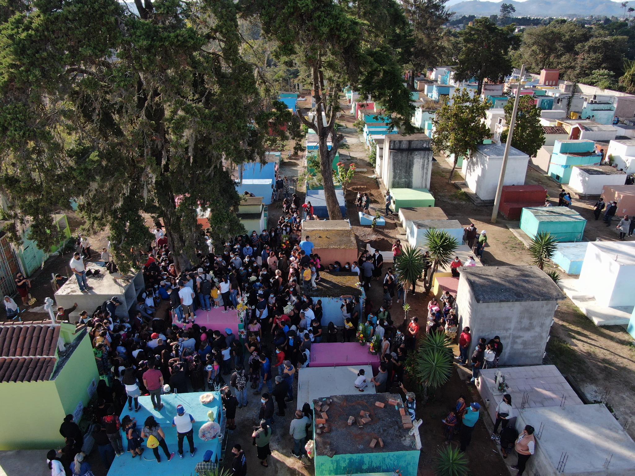 Familiares y amigos despiden a Daniel, uno de los migrantes que murió en Chiapas