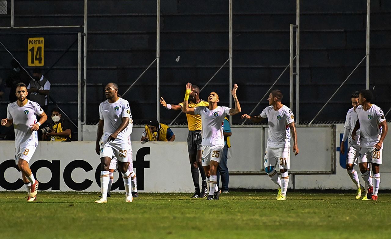 VIDEO. ¡Victoria de oro! Comunicaciones se acerca a ganar su primera Liga Concacaf